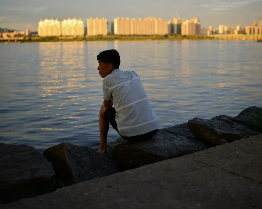 Самые одинокие на самом деле старики и молодежь, средний возраст проскочил кое-как