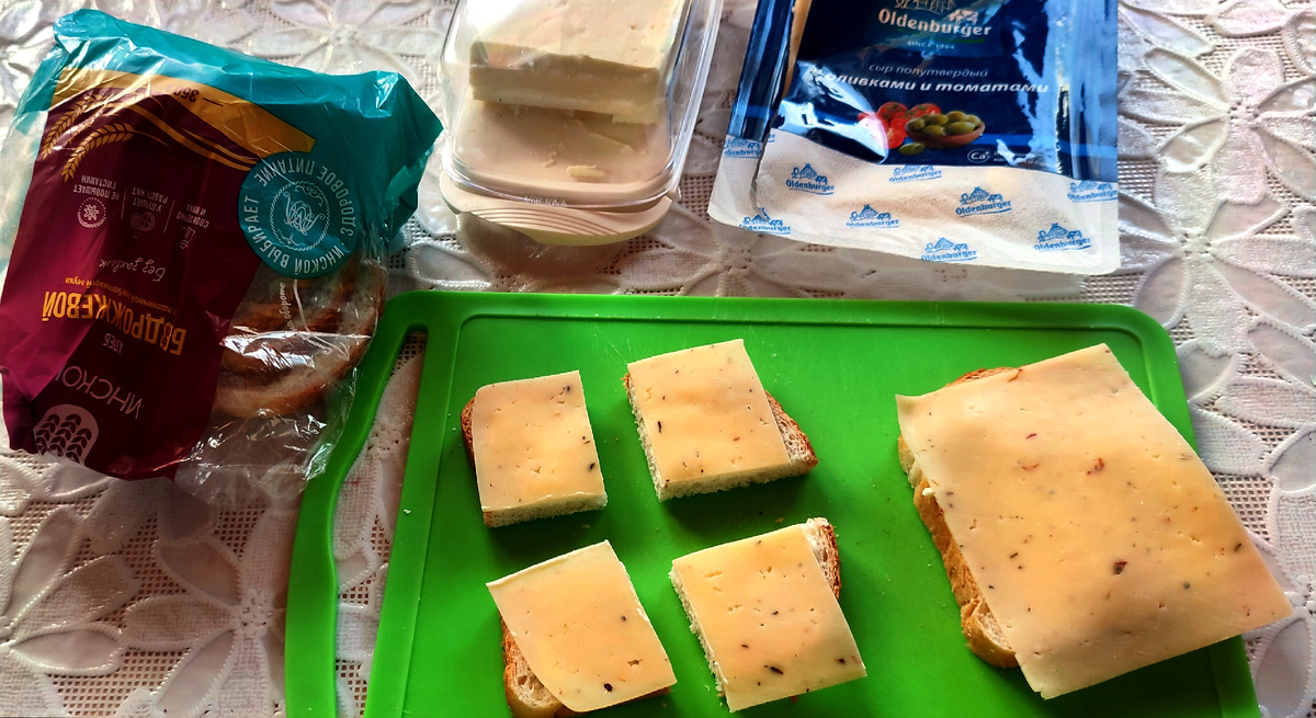 Наш с ребятишками завтрак. У них был чай, у меня кофе. 