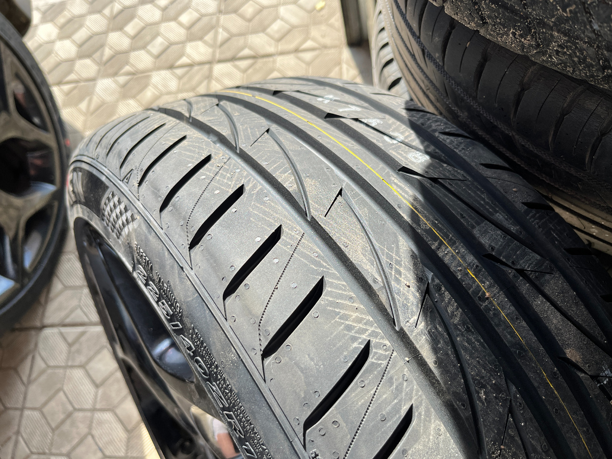 Направление движения воды - симметрично с двух сторон