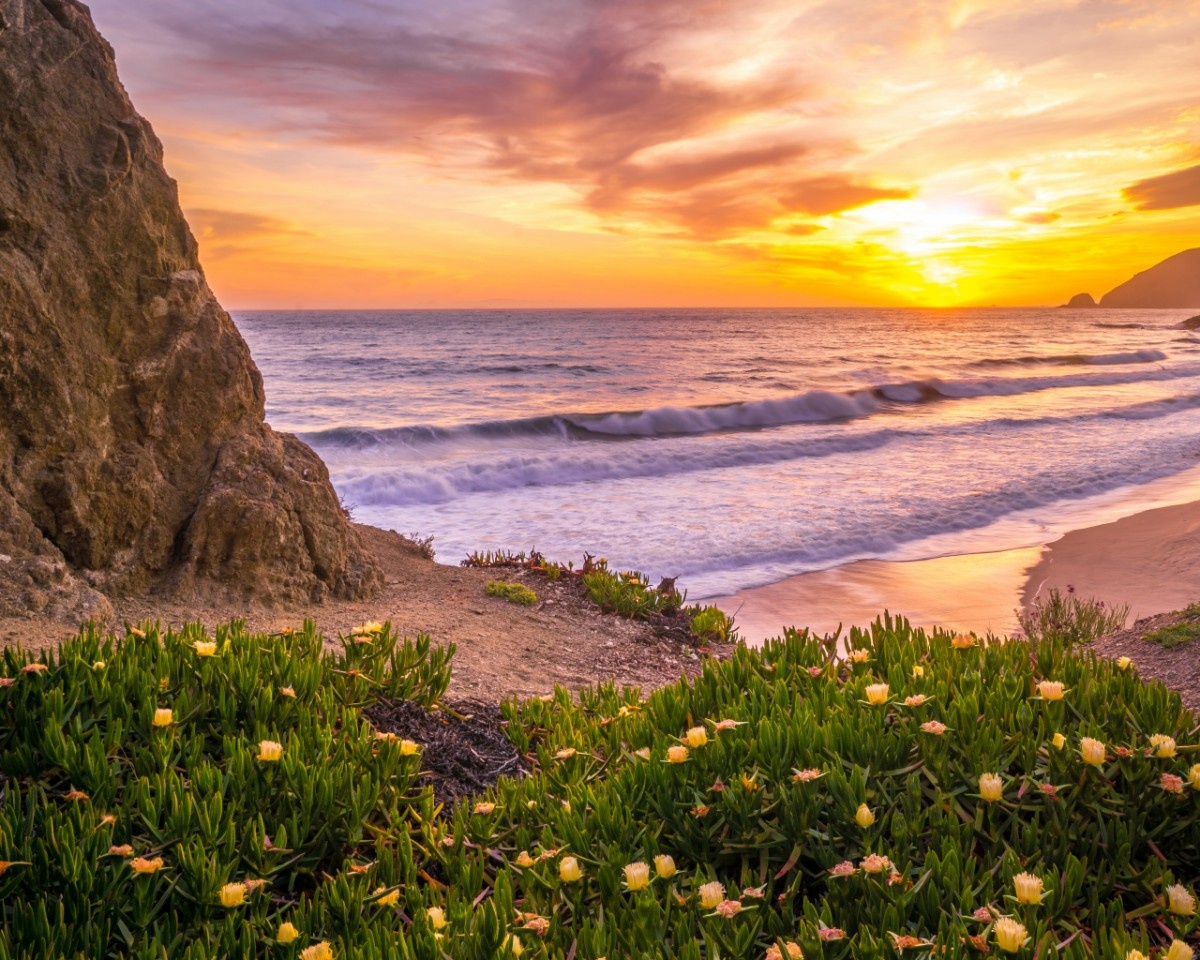 решили с дочкой махнуть на море