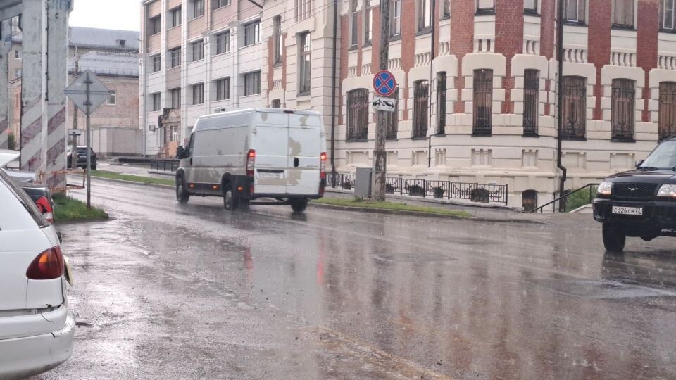    Ливень в Барнауле. Источник: "Толк"