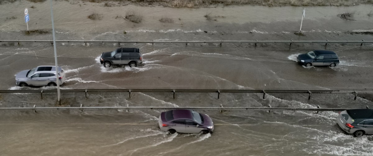 ЧАСТЬ КРАСНОДАРСКОЙ ТРАССЫ ОКАЗАЛАСЬ ПОД ВОДОЙ ИЗ-ЗА ПАВОДКОВ