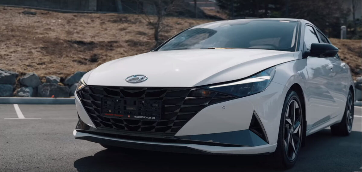 Hyundai Elantra. Источник: скриншот из VKвидео канала "Япония Транзит"
