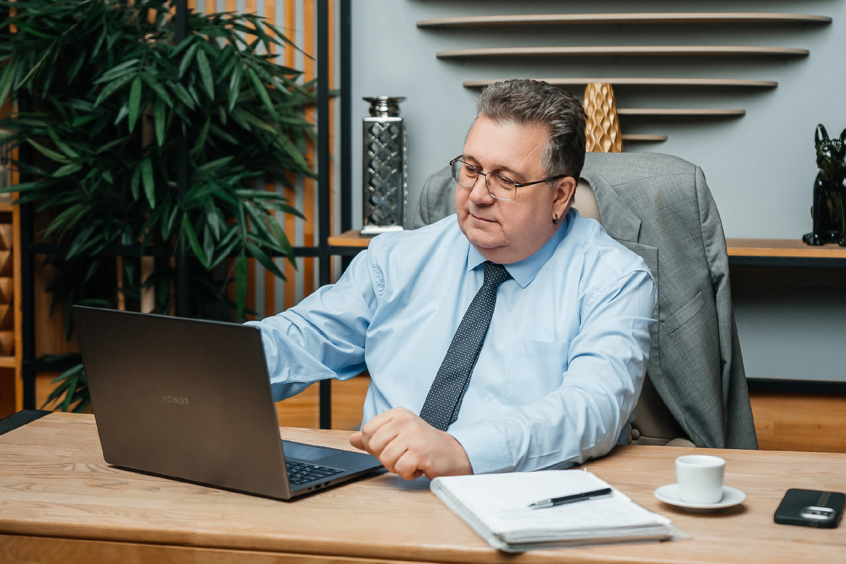 Руководитель компании Роман Устеников
