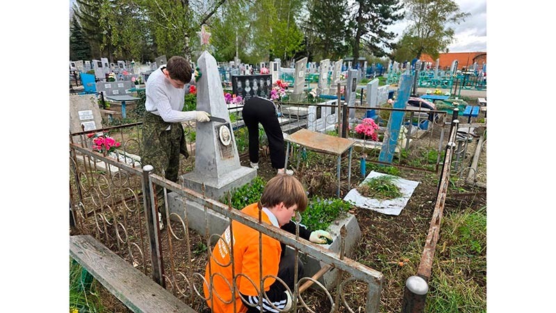    Юнармейцы чтят память героев войны