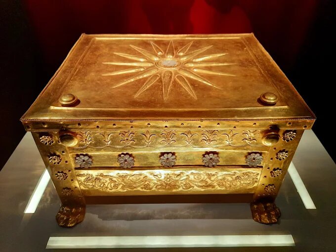 Золотой саркофаг Филиппа II