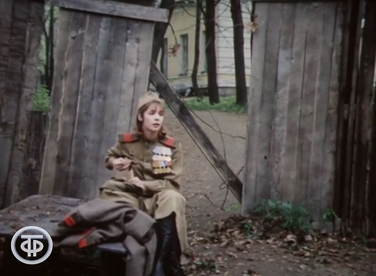 Кадр из фильма "Жанщины, которым повезло" (1989)