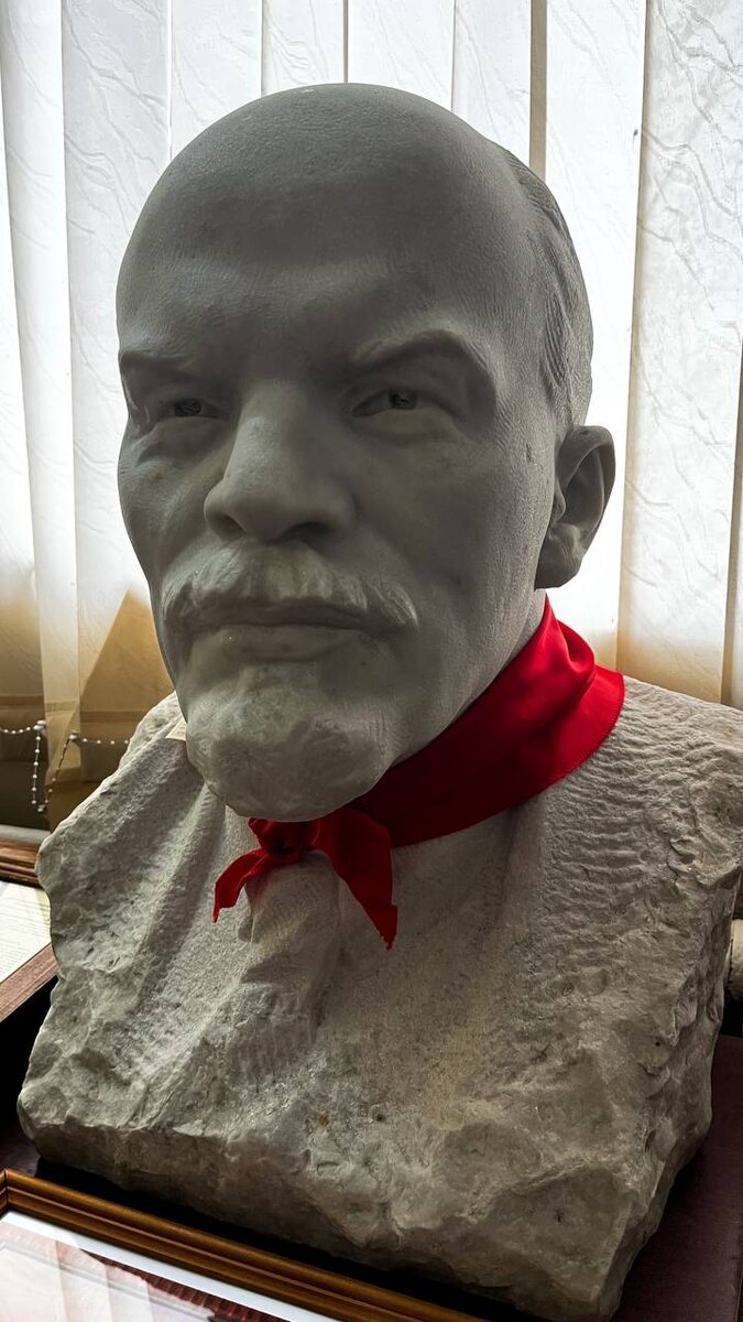 Бюст В.И. Ленина в музее ГАУ Северного Зауралья