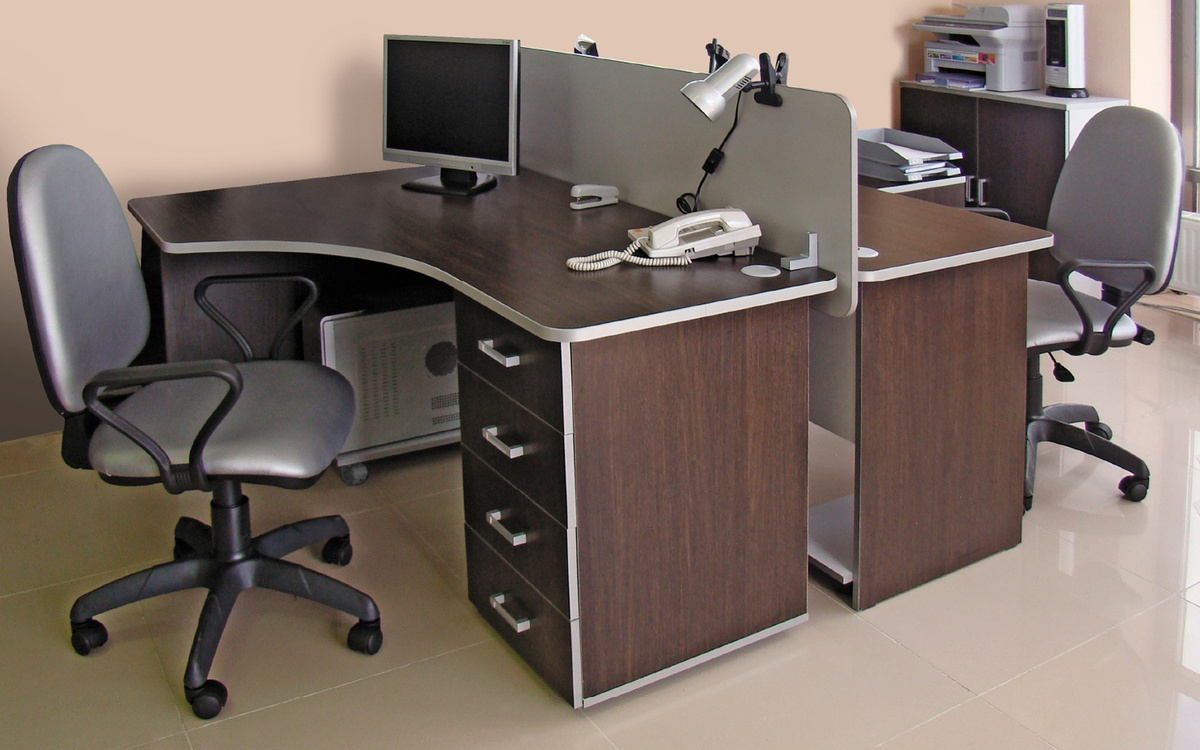 Угловой офисный стол с тумбой ПСРт3.16 (код товара 3547)