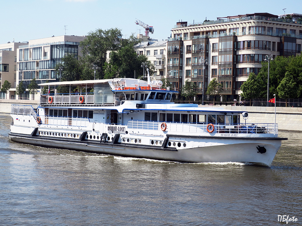 Теплоход "Вещий Олег"