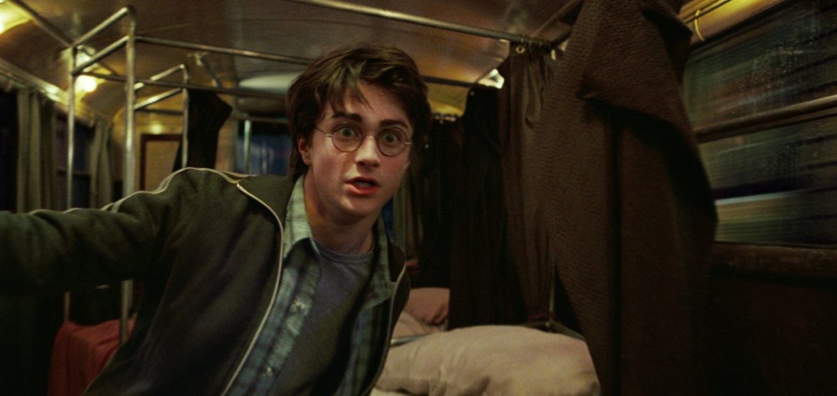 Хулиган в лондонском автобусе набедокурил и говорит "сорри"