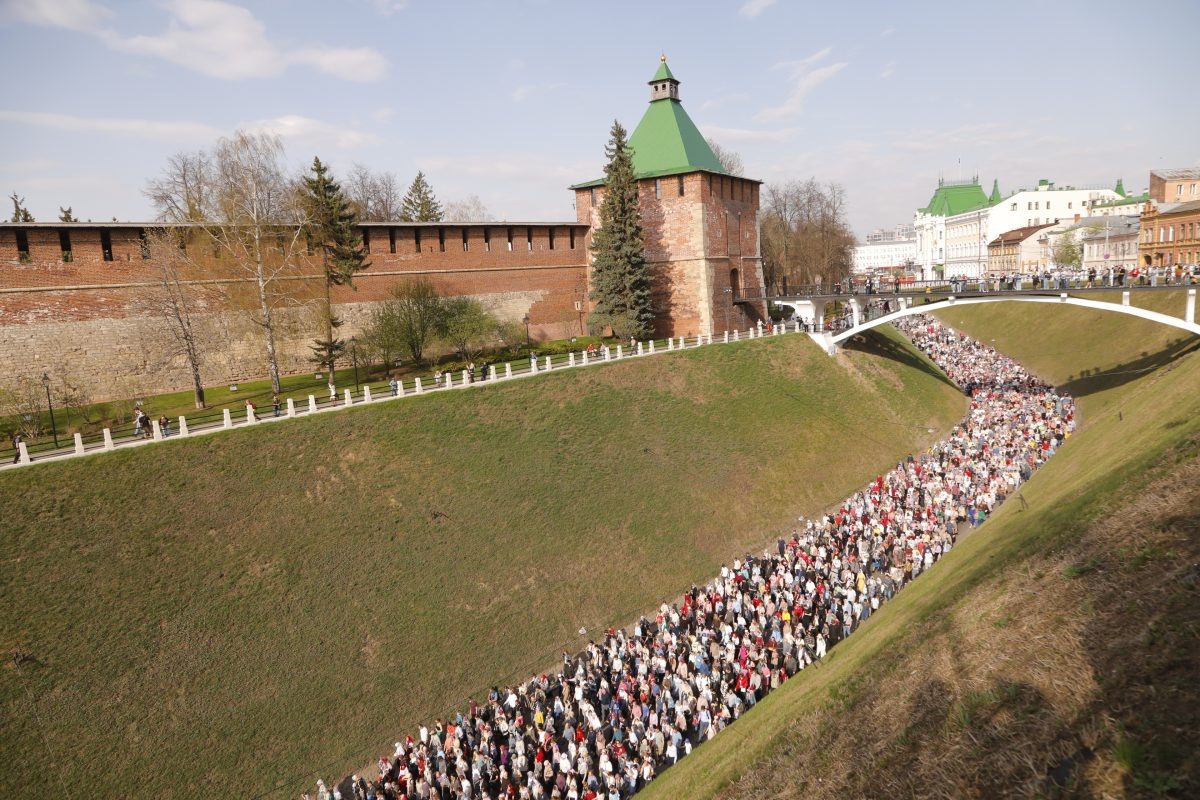    Шествие стартовало от Архангельского собора на территории Нижегородского кремля