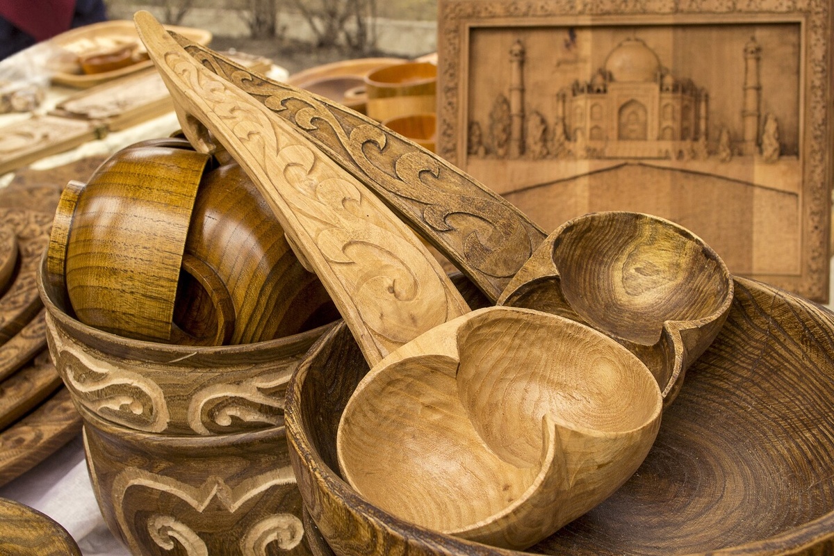     Фото: Cholpan/Shutterstock/FOTODOM Чаще всего ковш оджау имел двойную форму: двое пирующих должны были пить из него одновременно