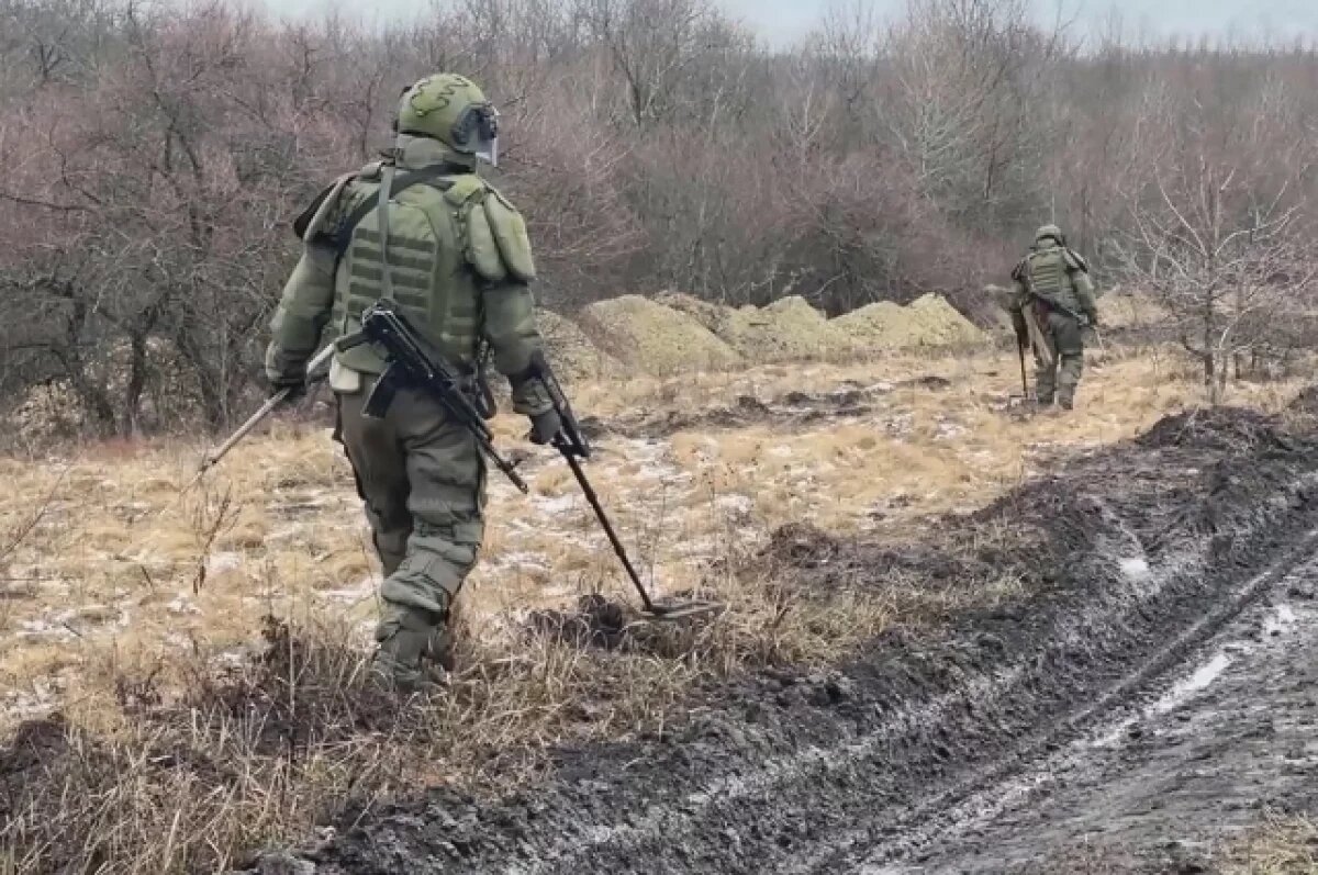    Бойцам передали необходимое оборудование.