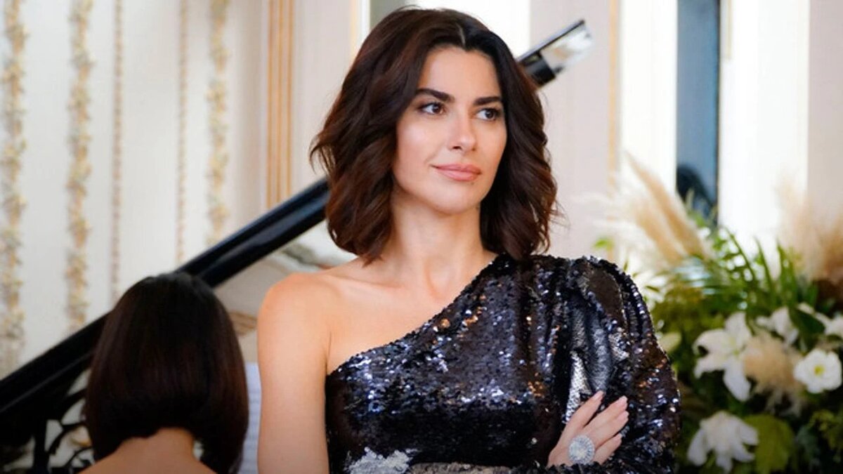 кадр из сериала "Запретный плод"