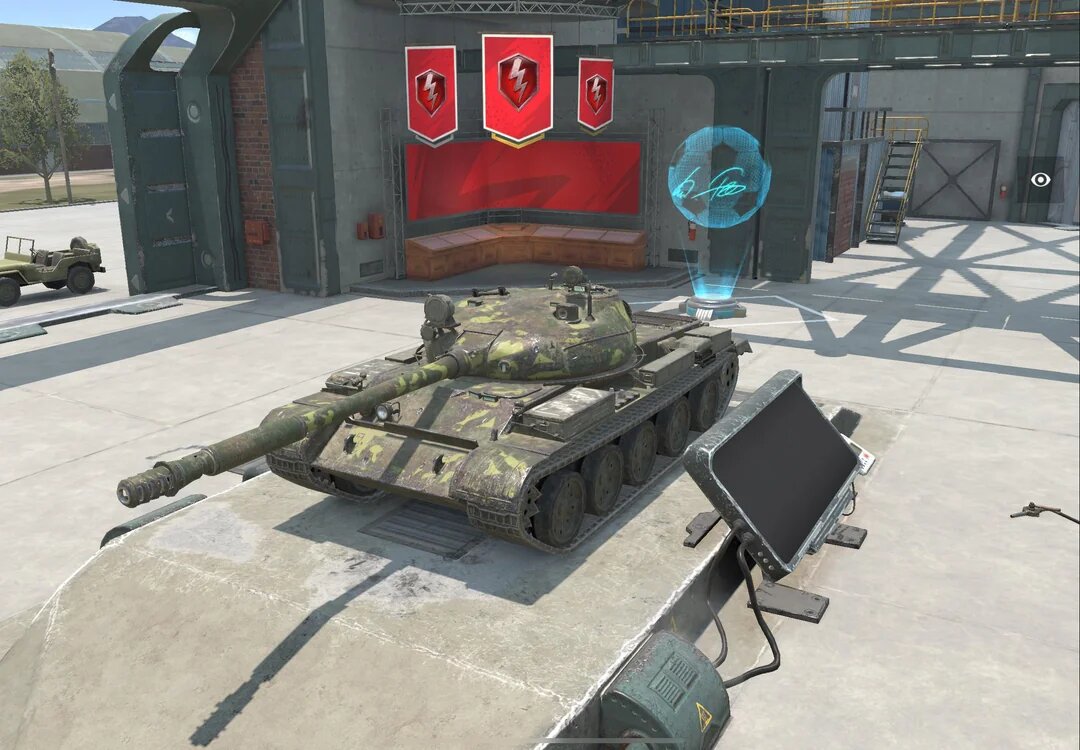 Открывает наш топ безупречная классика ст Х уровня - Т-62А. Этот танк пережил много ребалансов, но даже сейчас способен показать хорошие результаты как в опытных руках, так и в начинающих. Плюсы данной машины: