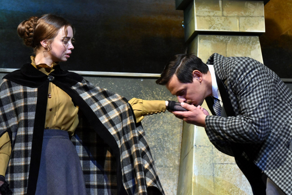 Жена купца Вера Филипповна и нахал- приказчик 