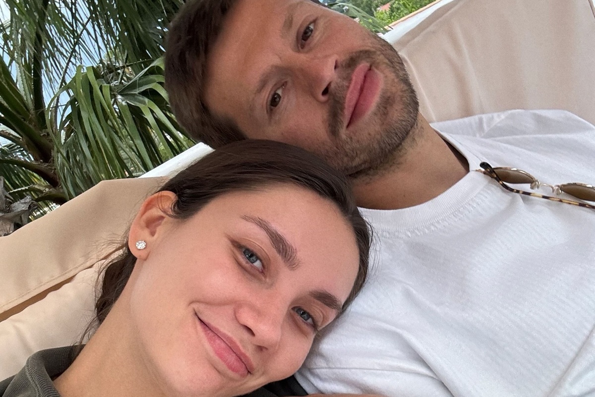     Федор Смолов трогательно обратился к жене в день ее рождения