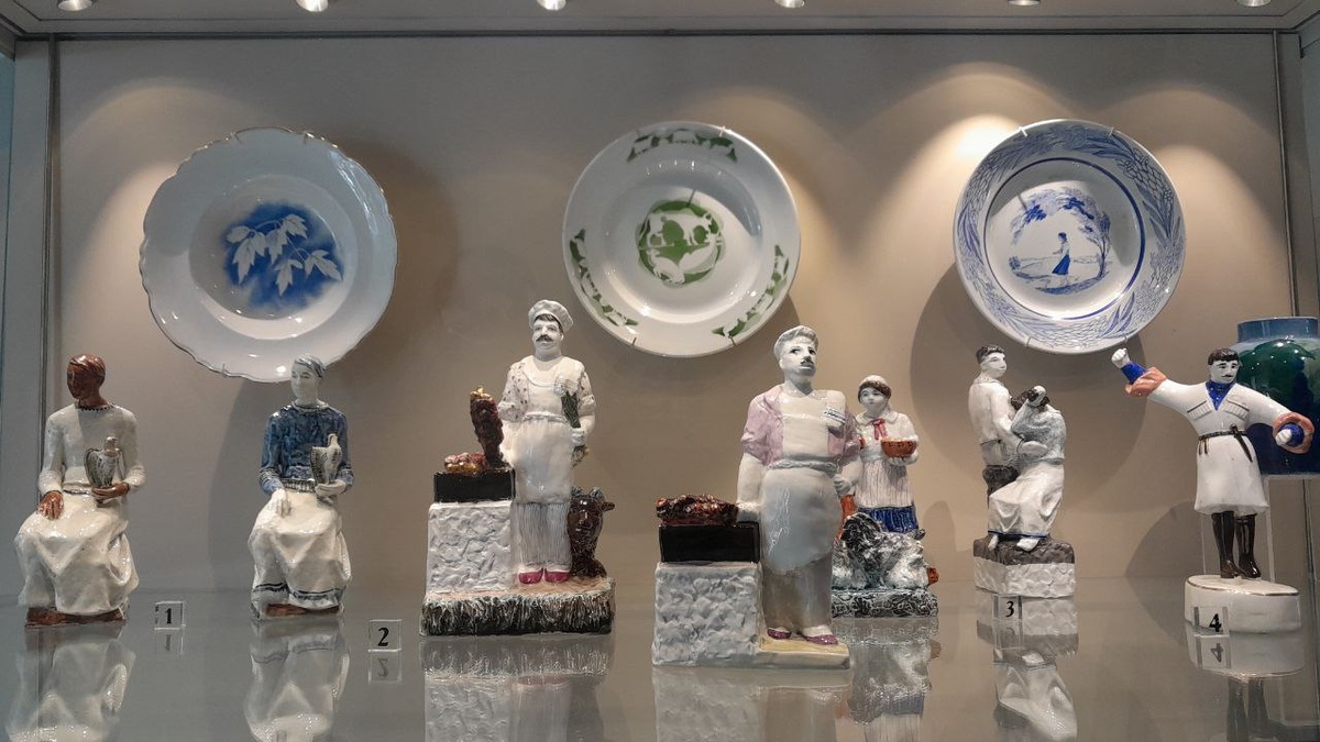 Советские люди.