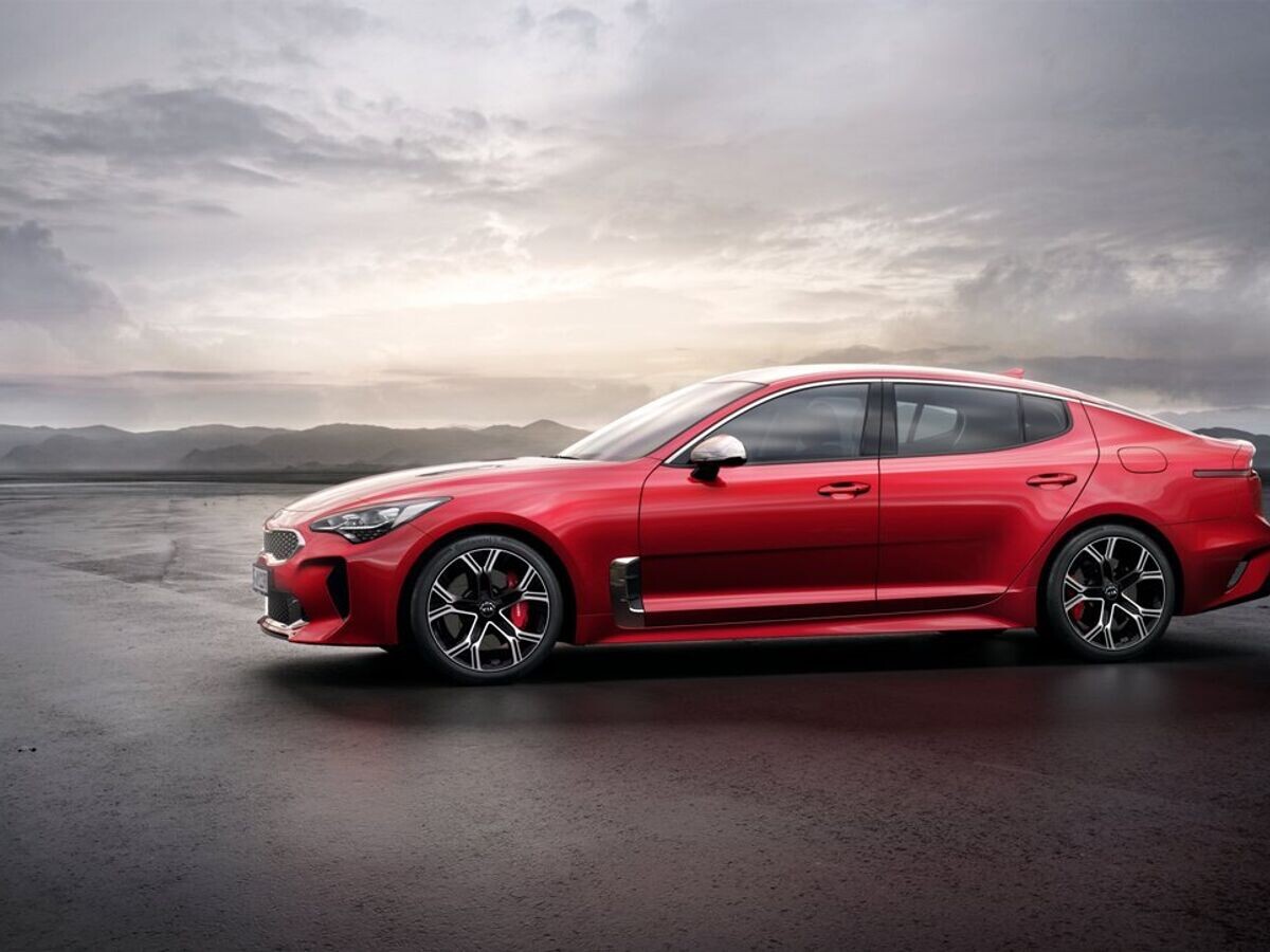    Автомобиль Kia Stinger© Фото : Kia