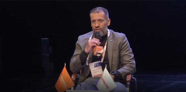 V Меж­ду­народ­ный фо­рум по циф­ро­виза­ции и ИТ в ме­тал­лур­ги­чес­кой от­рас­ли Smart Mining & Metals. На фо­то: ар­хи­тек­тор АСУ ТП АО "Се­вер­сталь-Ин­фо­ком" (ПАО "Се­вер­сталь") Иван Яр­цев (фо­то ComNews)