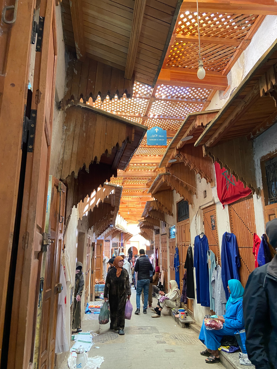 Мой опыт покупки на стихийной барахолке в Фесе. Фото автора