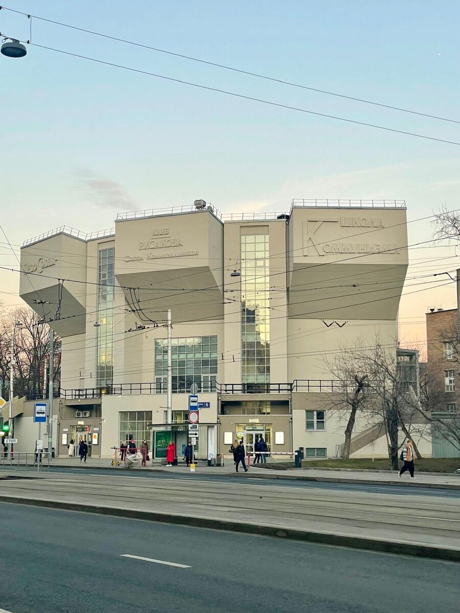 Сцена Мельников © "Покажу Москву"