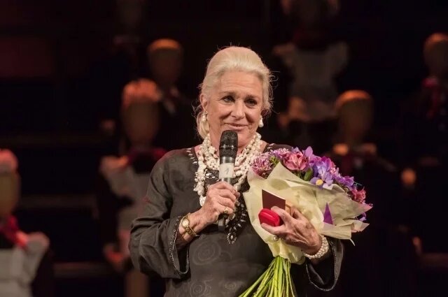    Елена Андреевна занималась общественной деятельностью