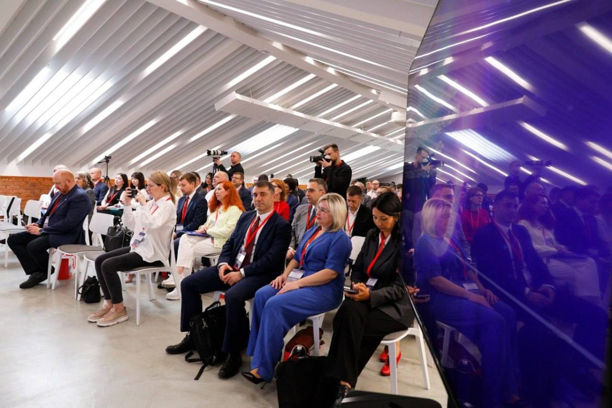    Представители около 30 регионов России и Белоруссии обсудили в Нижнем Новгороде цифровизацию земельно-имущественного комплекса