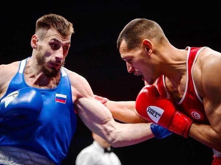     Сергей Слободян крайний слева. Фото: минспорта Хакасии