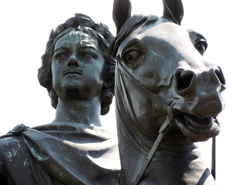 Фрагмент Памятника Петру Первому, скульптор Этьен Морис Фальконе. Фото © Wikipedia
