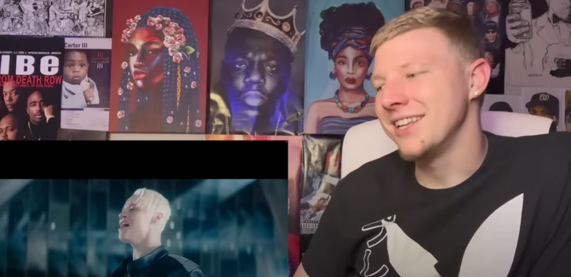 Американец очень доволен клипом и песней в целом.