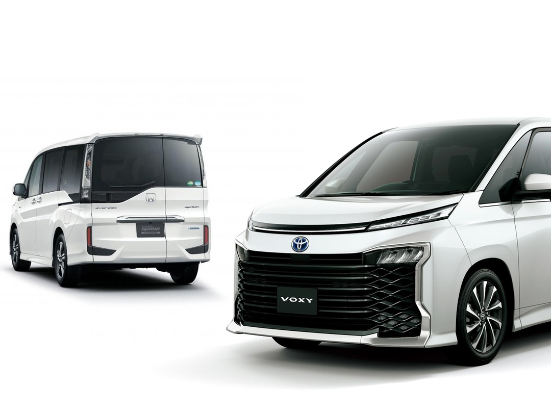 Toyota Voxy и Honda Stepwgn — это два популярных минивэна, которые завоевали признание как в Японии, так и за ее пределами. Оба автомобиля предлагают просторный салон, удобство и множество функций, но у каждого есть свои особенности, плюсы и минусы.