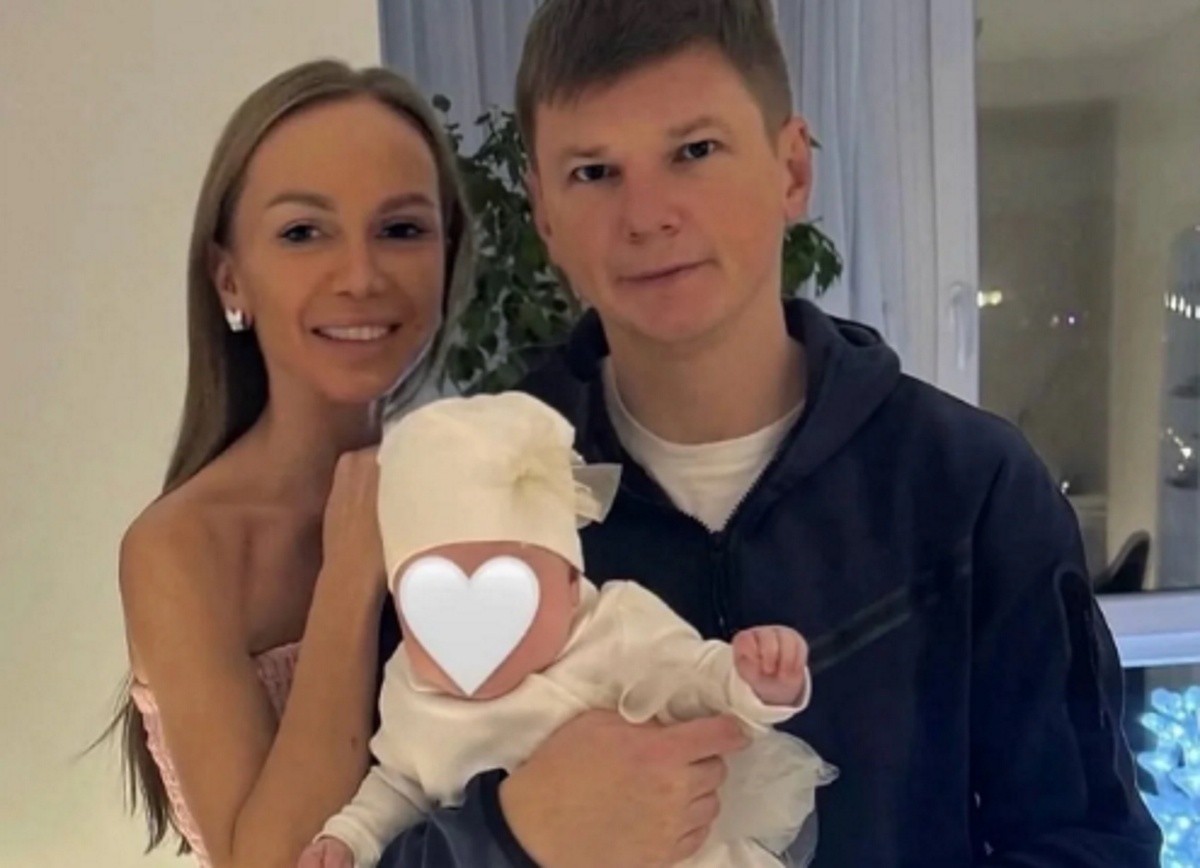 Андрей Аршавин с возлюбленной и дочкой. Фото: соцсети