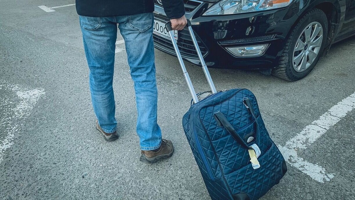 Планируя отпуск на майские праздники, необходимо заранее просчитать плюсы и минусы. Источник: newizv.ru