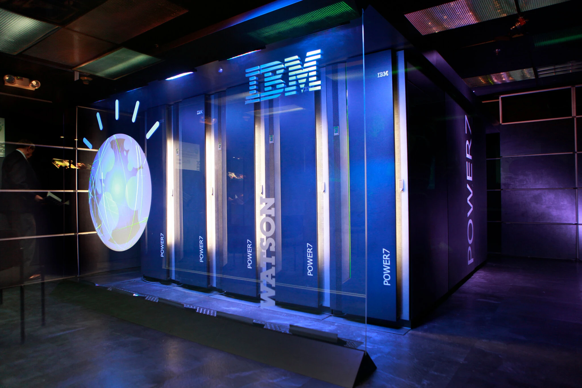 IBM Watson — суперкомпьютер американской фирмы IBM, оснащённый системой искусственного интеллекта. Создан группой исследователей под руководством Дэвида Феруччи.