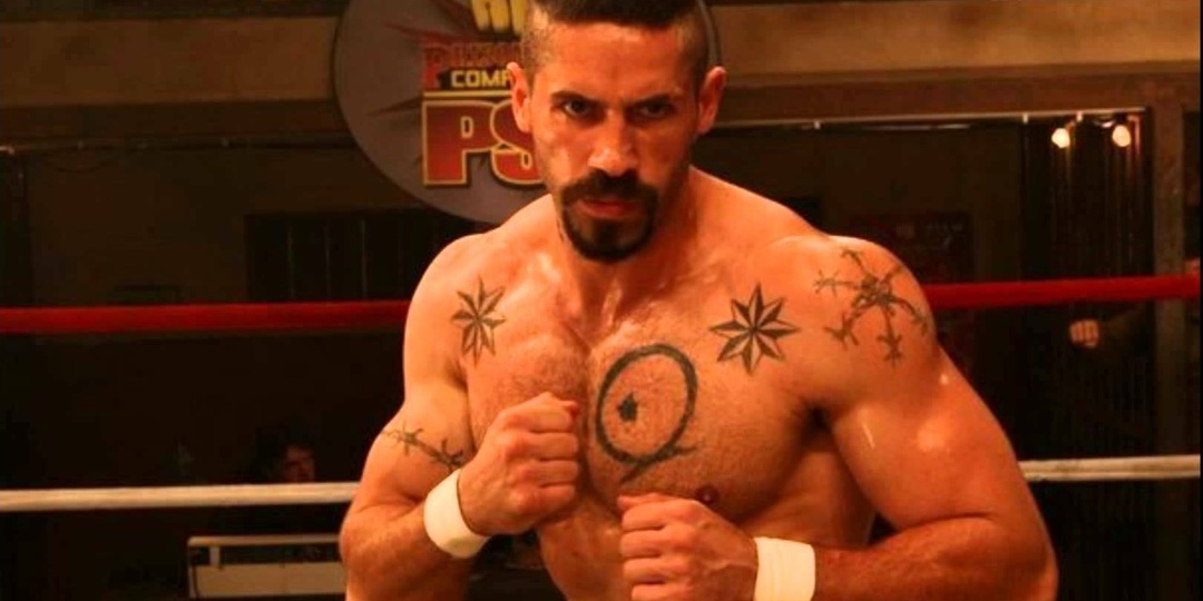 История «тюремного бойца»: как изменился актер из «Неоспоримого» и схема его тренировок