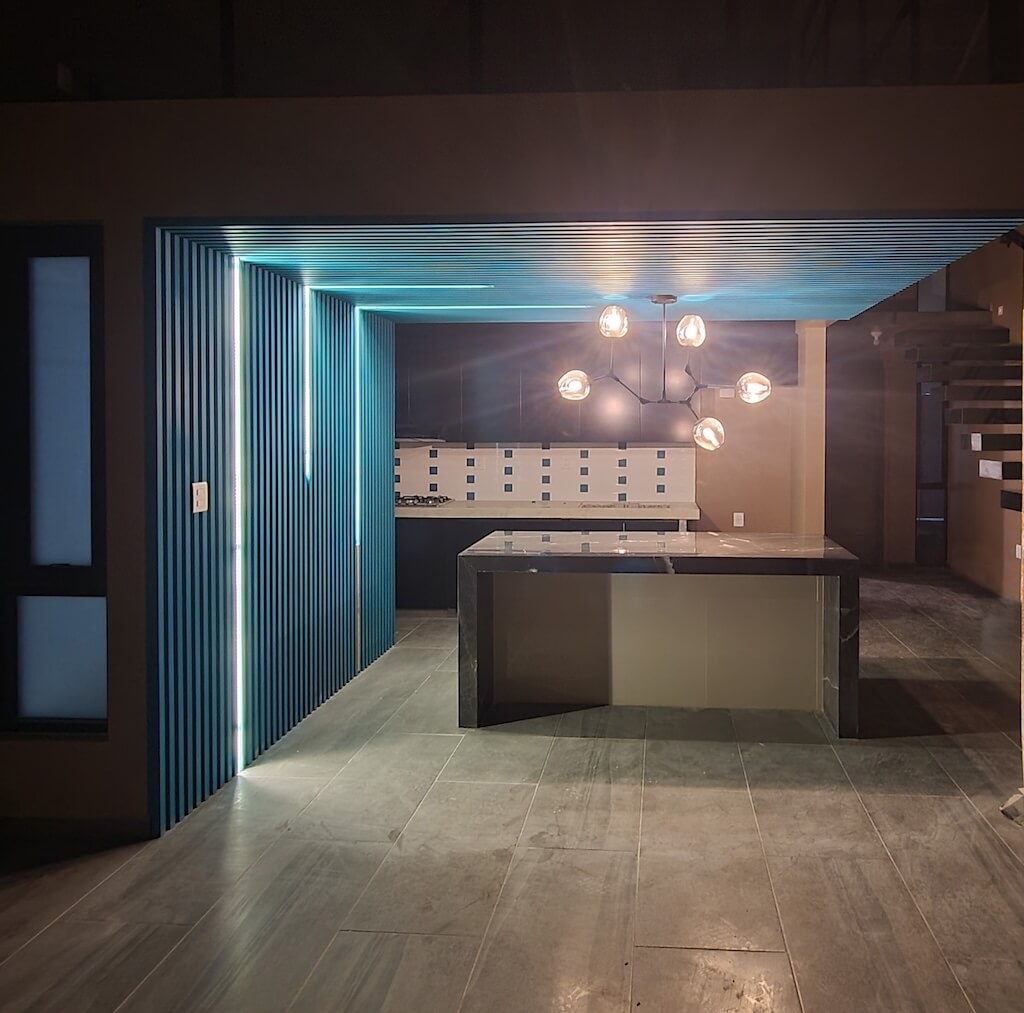 Источник изображения - https://amazingarchitecture.com/storage/files/4049/architecture-firm/racma-arquitectura/loft-aguacate/loft-aguacate-texcoco-racma-arquitectura-3.jpg