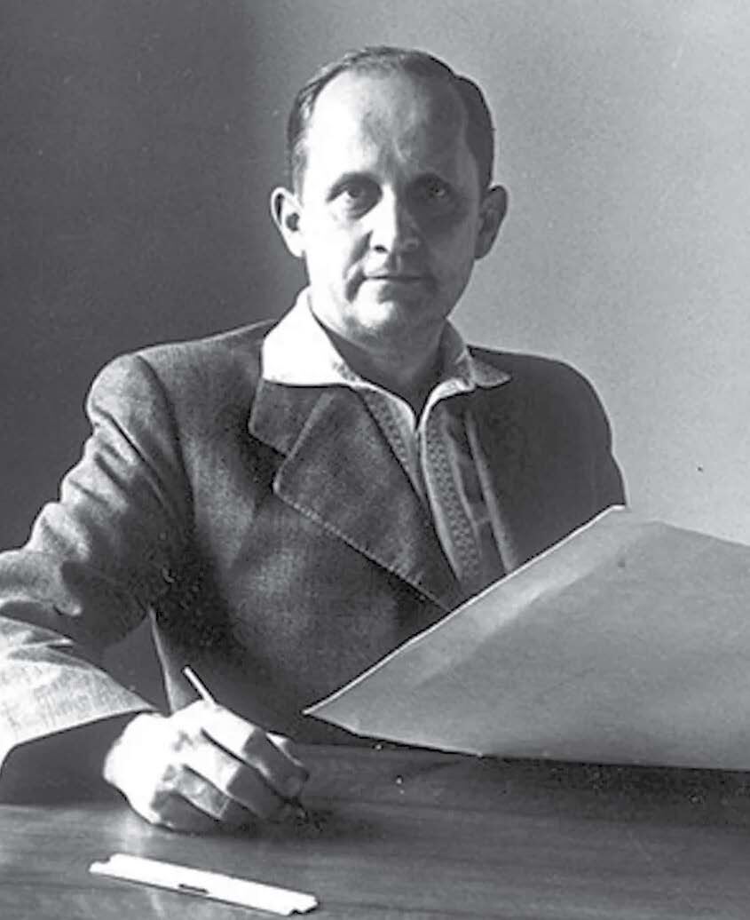 Павел Сухой в своем рабочем кабинете. 1950-е годы