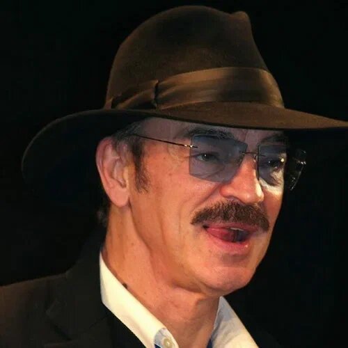     Михаил Боярский месяц не сможет играть в театре после перелома ребра