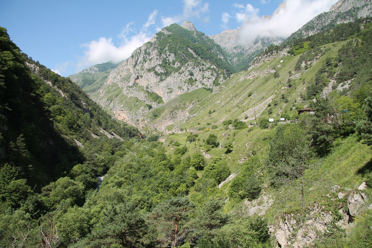 Куртатинское ущелье. Северная Осетия.