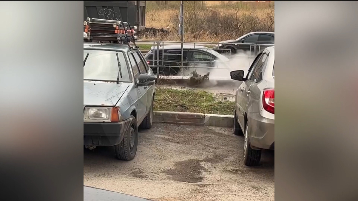    В Уфе на улицах Дагестанской и Генерала Кусимова обнаружили «гейзеры»