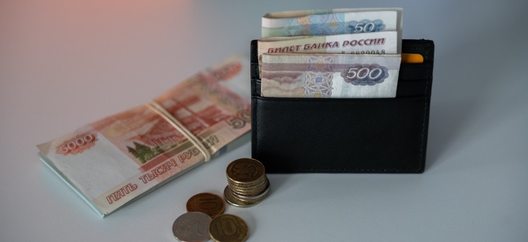 Как изменятся ставка и курс рубля в апреле?