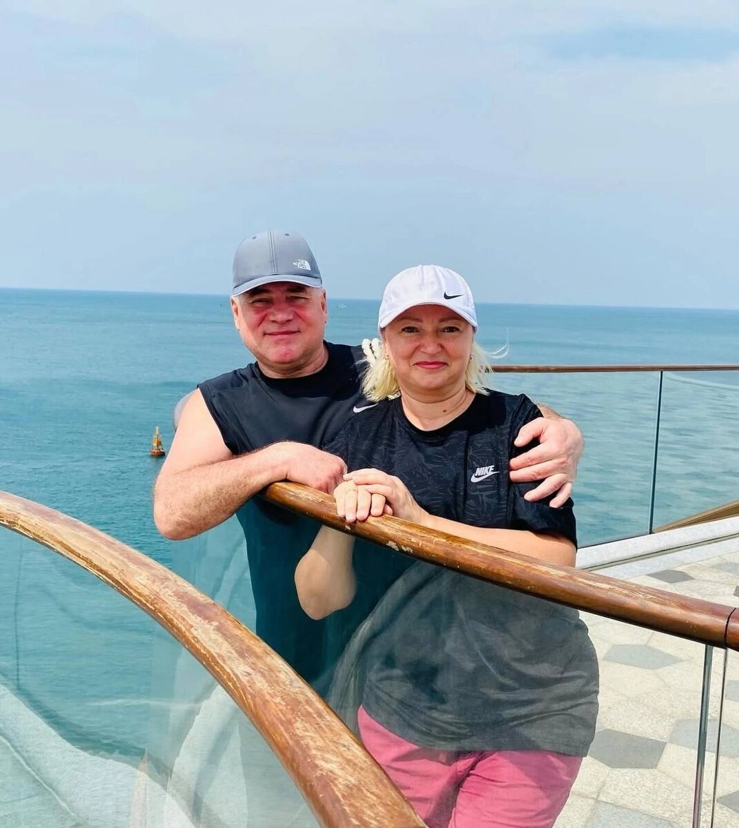 Наш учитель Валентина со своим мужем во Вьетнаме