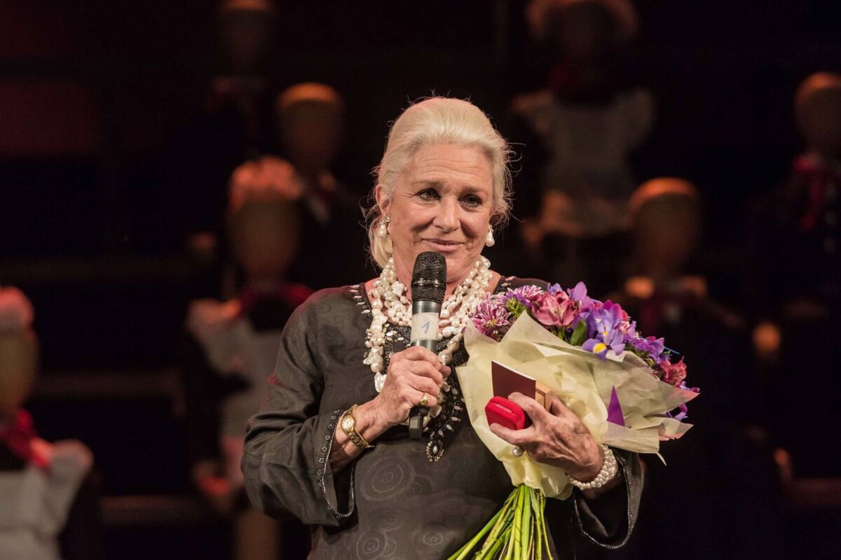    Елена Строганова