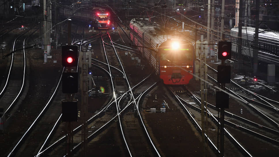 Следствие выясняет обстоятельства гибели мужчины на железной дороге в Татарстане.📷Фото: Александр Казаков / Коммерсантъ