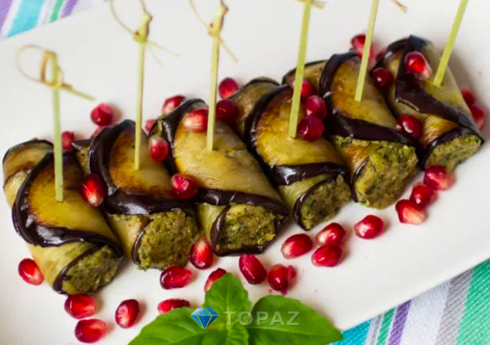 Рулетики из баклажанов с тунцом