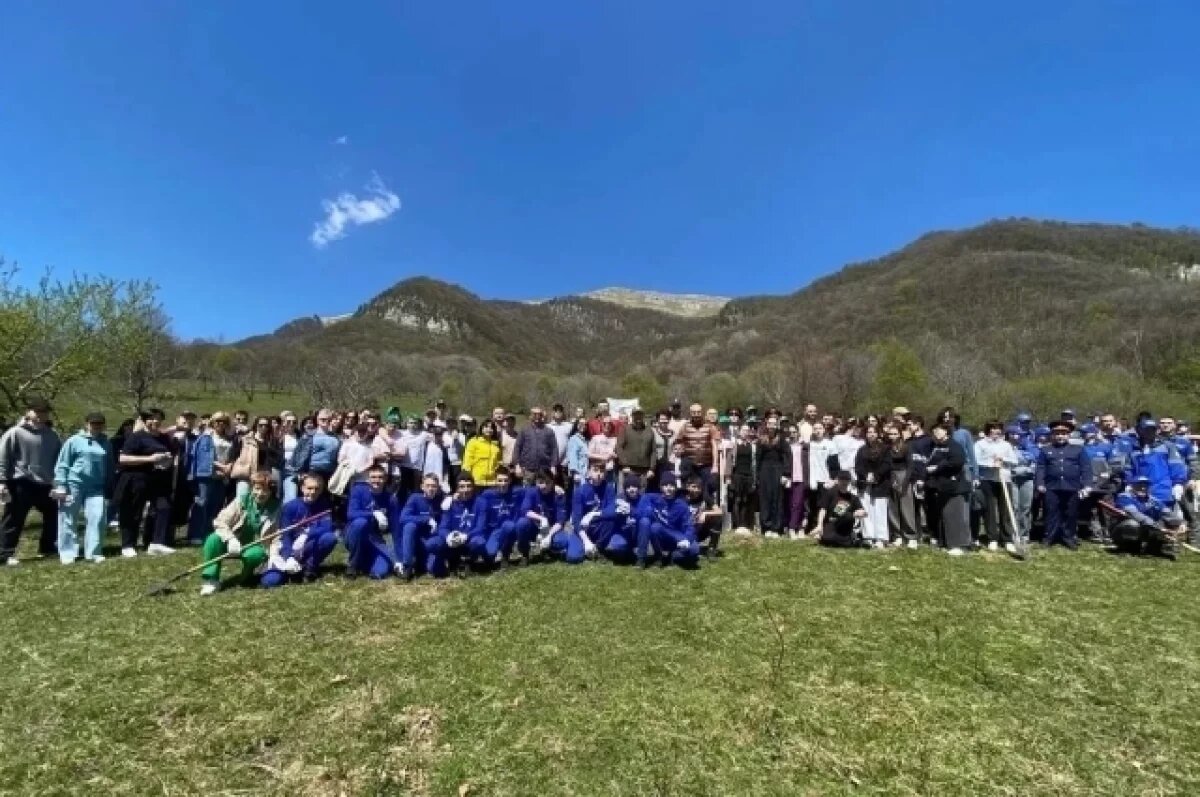    В Осетии создали гигантский геоглиф «80» в память о героях войны