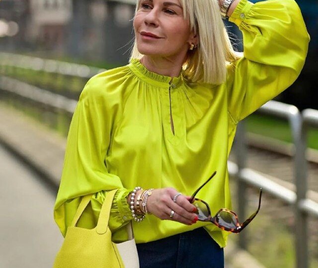 Такие блузки будут настоящим хитом сезона весна-лето 2025! Модницы 50-60+, берите примеры и обновляйте гардероб