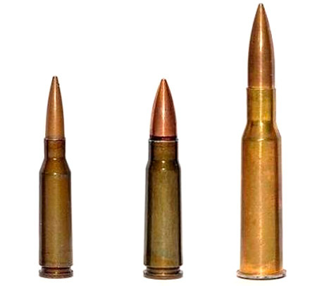 Слева направо: 5.45х39 (АК-74, АК-12); 7.62х39 (АКМ); 7.62х54 (ПК, СВД).  